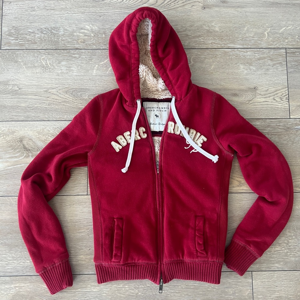 Abercrombie and Fitch Faux Fur Sherpa
Lined Jacket size small, super soft!